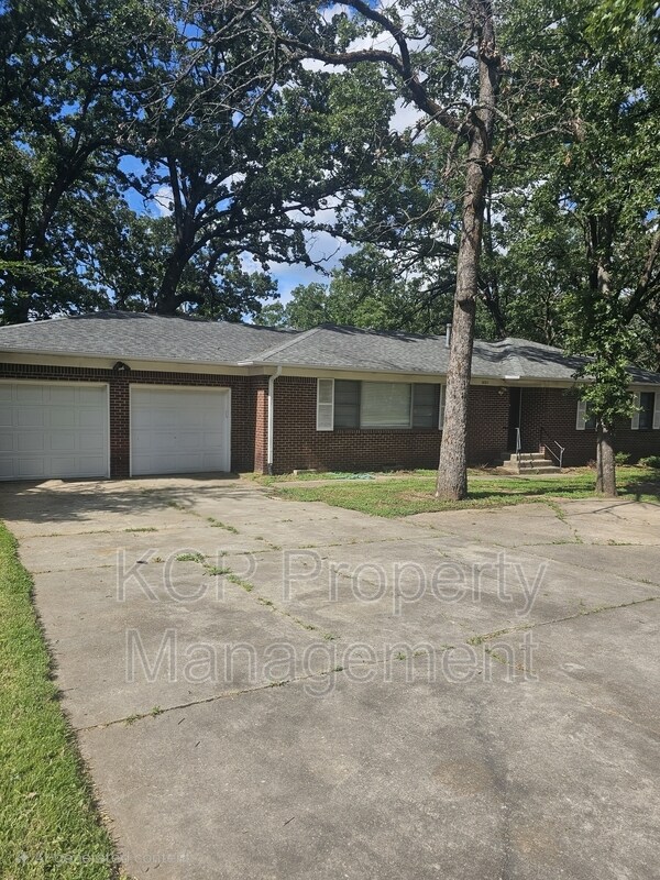 Building Photo - 1821 S Independence St Rental