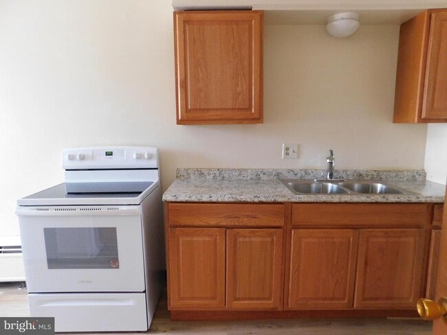 Photo - 113 W Boscawen St Unit 3