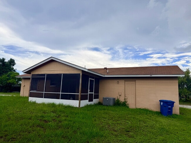 Photo - 4 Bedroom 1.5 Bathroom House For Rent