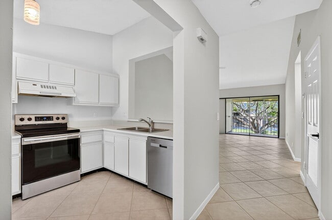 Photo - 3939 NE 5th Ave Unidad F203 Rental