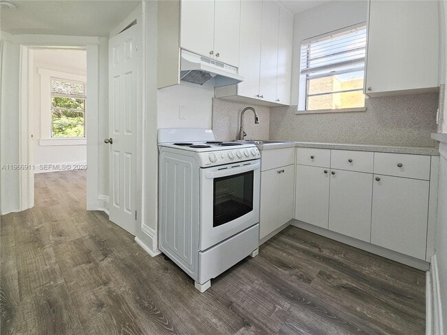 Photo - 2007 SW 10th St Unit 3