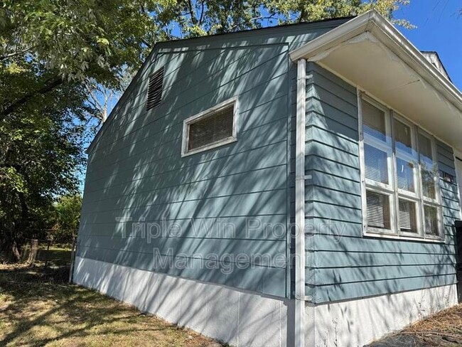 Photo - 8629 Elwyn Dr