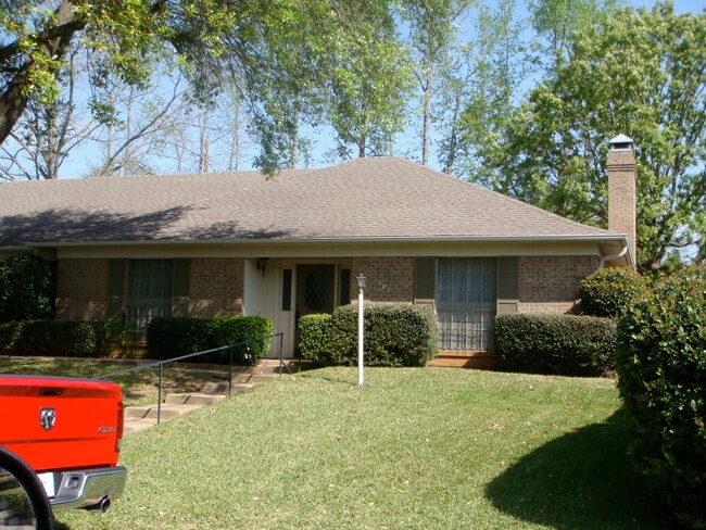 Building Photo - 307 Hampton Ct Rental