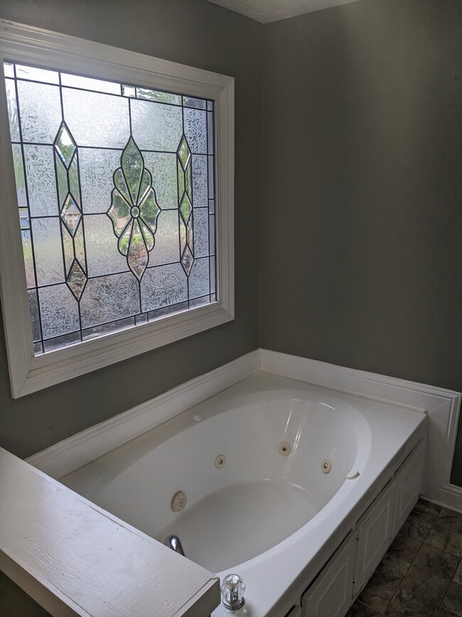 Master Bath - 41 Eagle View Dr