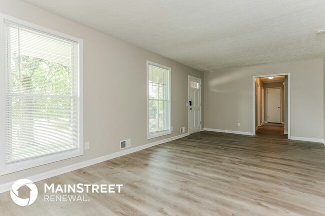Photo - 6165 Marilla St