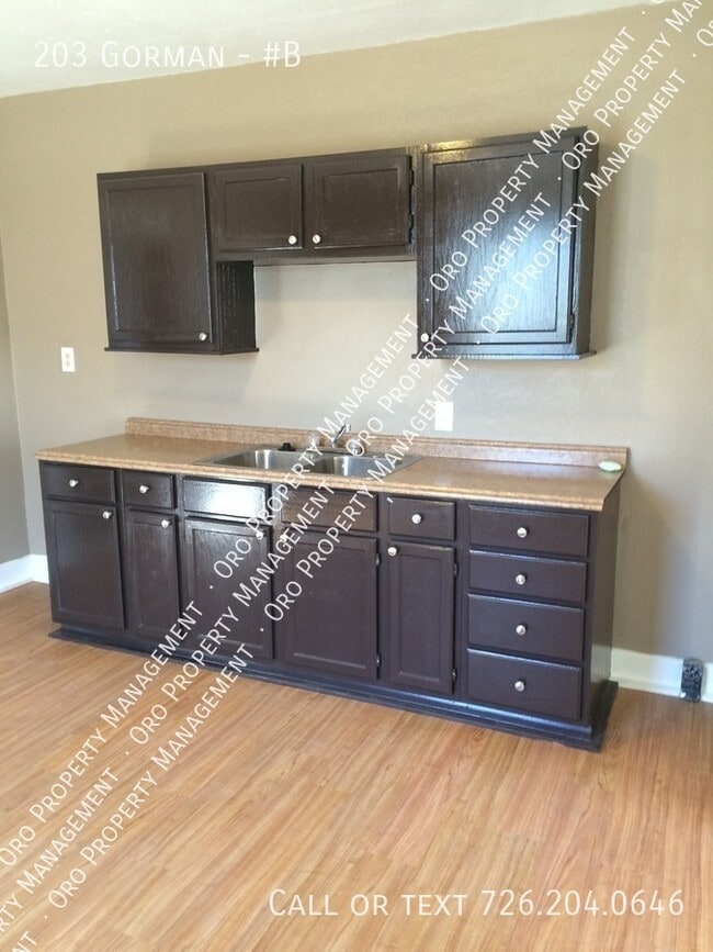 Photo - 203 Gorman-#B Unit #B