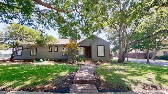 Building Photo - 5830 Kenwood Ave Rental