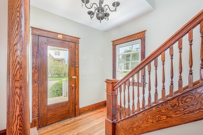 Photo - 601 E Gambier St