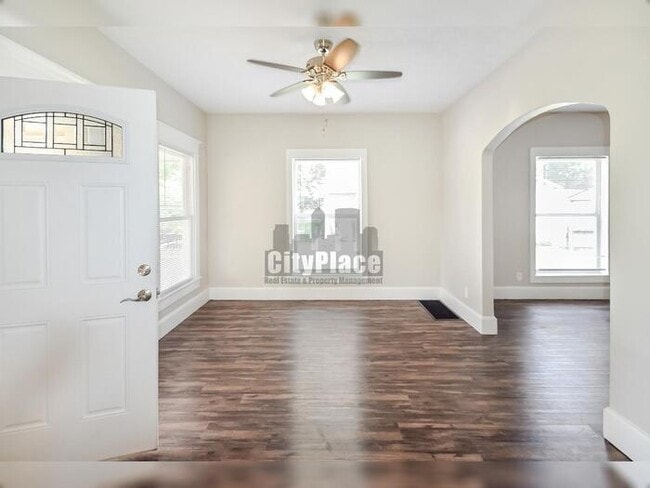 Photo - 1219 E Perry St