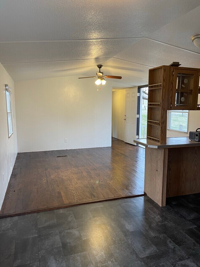 Photo - 308 Ripley Trailer