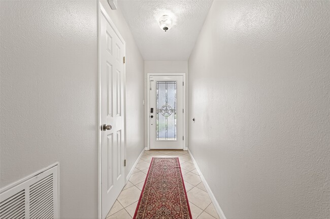 Photo - 805 Camelot Ln