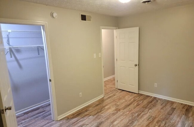 Photo - 288 Murphy Ln