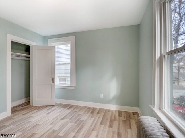 Photo - 258 Amherst St Unit 2nd Floor Rental