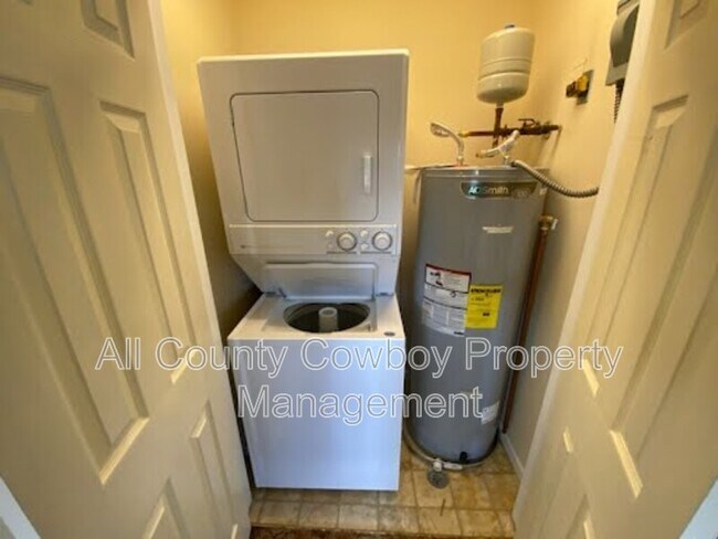 Photo - 509 E Curtis St Unidad Apt. 204