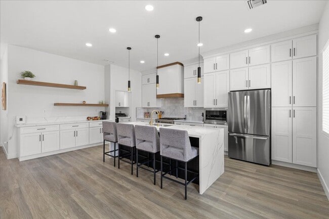 Building Photo - Serene Retreat Furnished 2 Bedroom Sun City Summerlin Home
