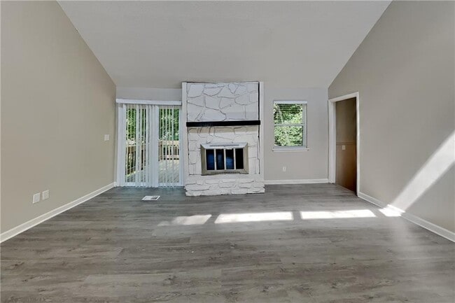 Photo - 3013 Alberta Dr