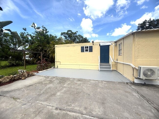 Photo - 8239 Suncoast Dr Apartment Unit 8239 Suncoast Dr. A