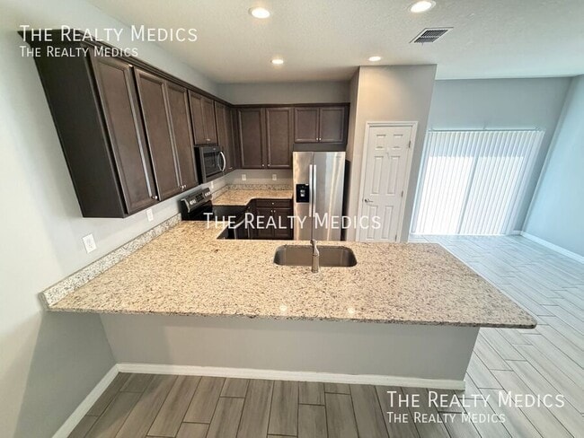 Photo - 491 Ixora Ave NW