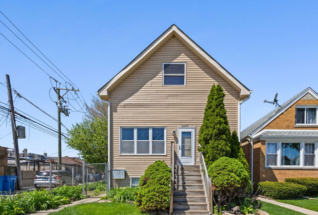 Building Photo - 5230 S Lockwood Ave
