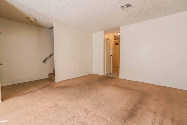 Photo - CUTE 2 BEDROOM CONDO!