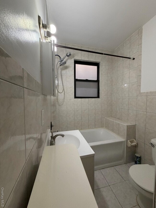 Photo - 810 Jericho Tpke Unidad 2