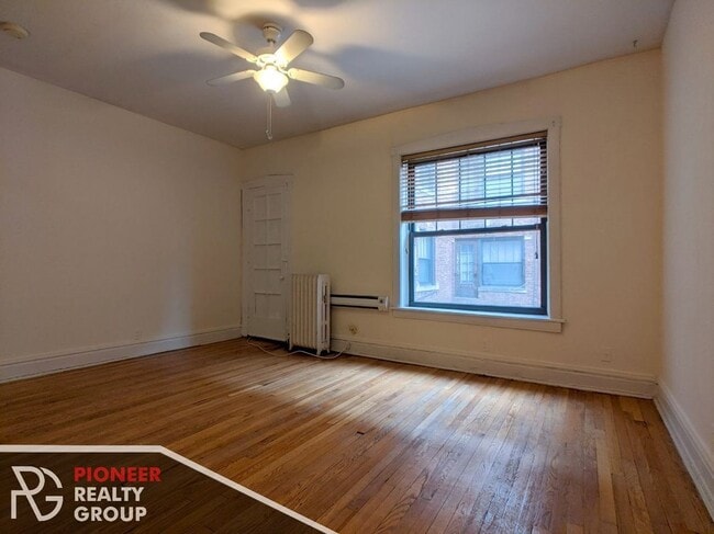 Building Photo - 2882 N Clark St Unit 1