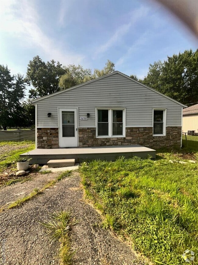 Building Photo - 26780 Alray St Rental