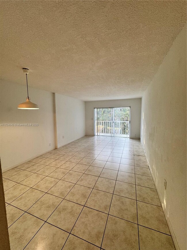 Photo - 12290 NE 11th Ct Condominio Unidad 104