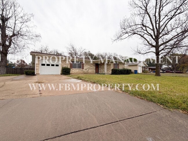 Photo - 1608 Nichols St