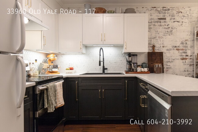 Building Photo - Updated Condo in Downtown Abbotsford Unit 117