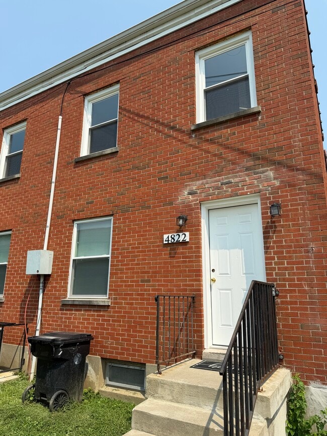 4822 S 3rd St Unit 2 upstairs