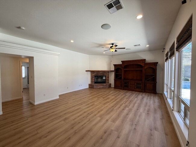 Photo - 4309 Scribner Way