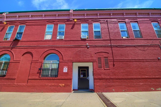 Wise Harris Arms Apartments - Wise Harris Arms Apartments