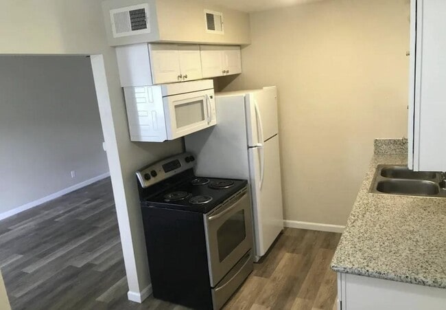 Building Photo - 4518 E Fountain Way Rental