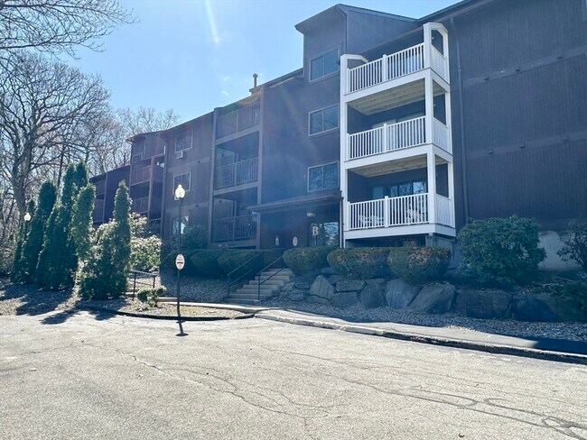 Photo - 340 Sunderland Rd Unit 17A