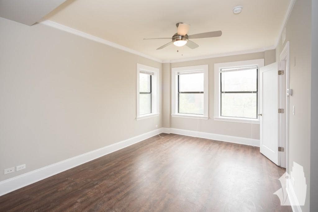 Photo - 827 W Lakeside Pl (Chicago, IL)