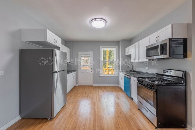 Photo - 3517 S Lituanica Ave Unit 2