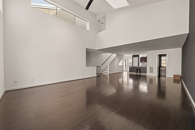 Photo - 405 Meadow St