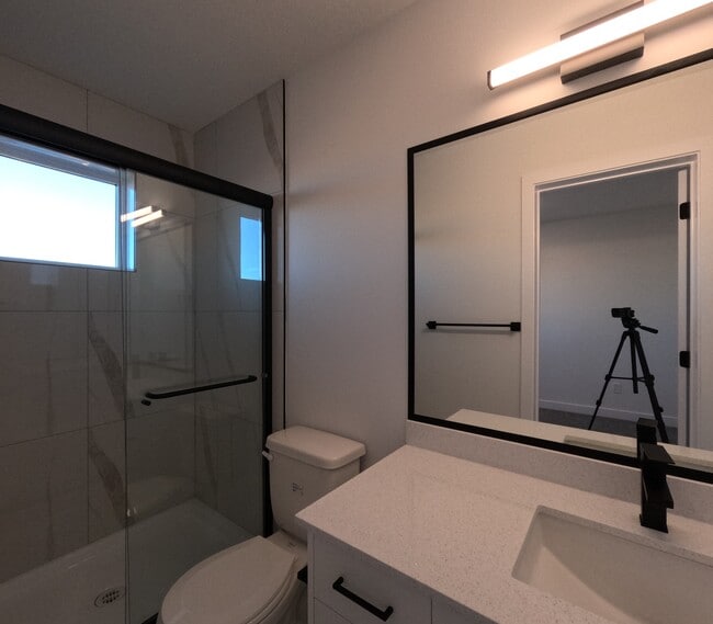 Photo - 18120-18128 28 Ave SW