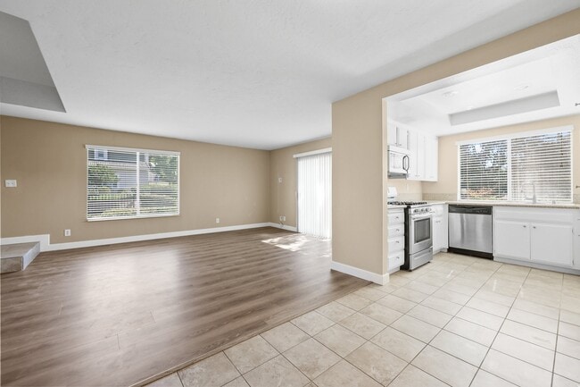 1101 Golden Springs Dr