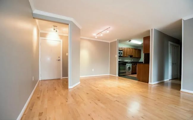 Photo - 3109 Naylor Rd SE