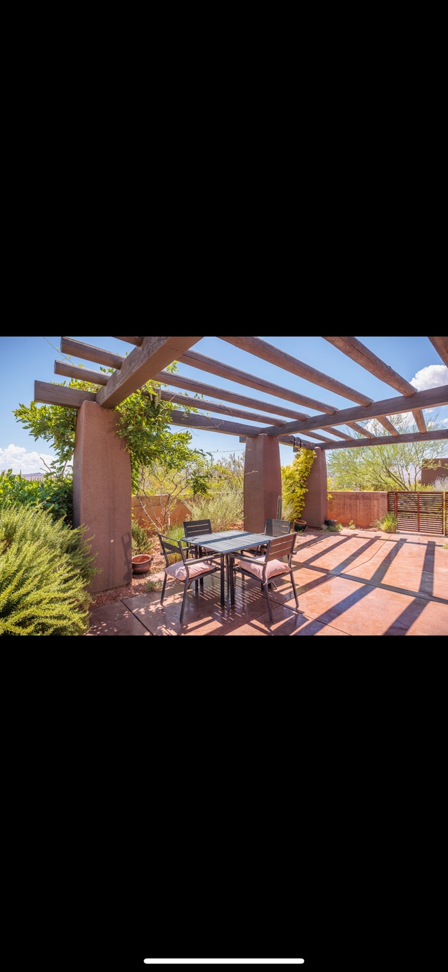 Photo - 384 W Brittlebush Way