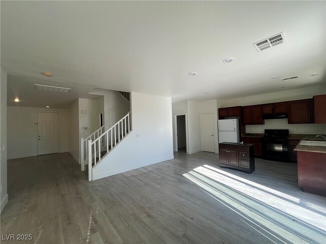 Building Photo - 6732 Sea Swallow St