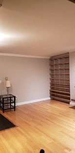 Living room - 1140 N Downing St Unit 304