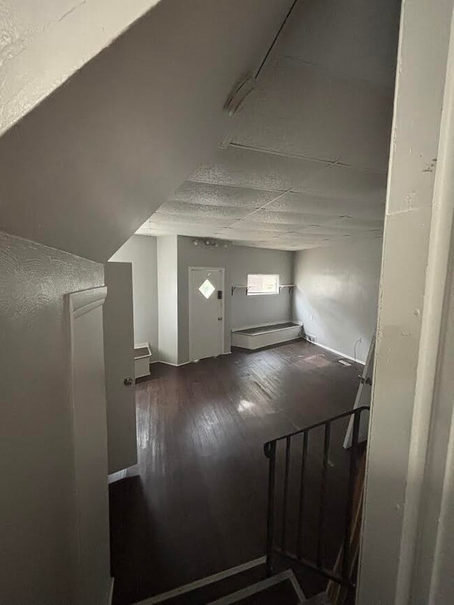Photo - 1909 Coltman Rd Unit 1