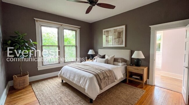 Photo - 3 Bed/2 Bath Home with Fenced Yard / Pet-Friendly / Available Now!