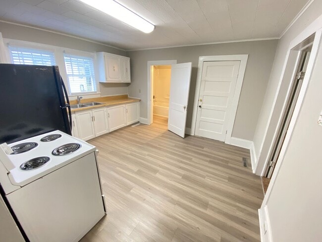 Photo - 2bed/1ba House with Updated Interior, close to Hwy 29 w/ storage building