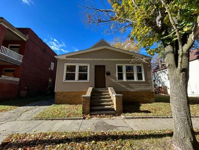 Building Photo - 896 Wheelock Rd