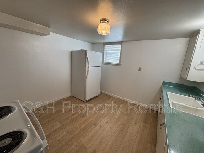 Photo - 841 1/2 Cook Avenue