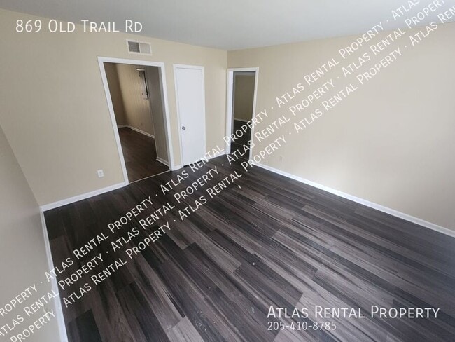 Photo - 869 Old Trail Rd